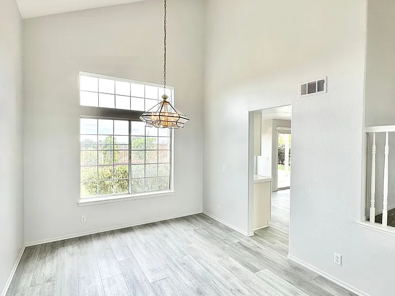 1043 Carryll Park Ct — Photo 7
