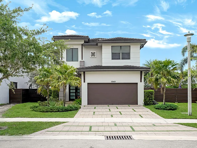 15451 NW 88th Ave — Photo 34