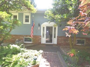 76 E Rogues Path, Huntington Station, NY 11746