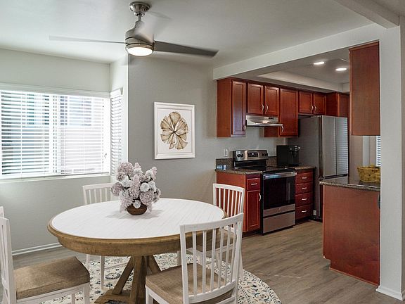 Dining Area & Kitchen - Sands