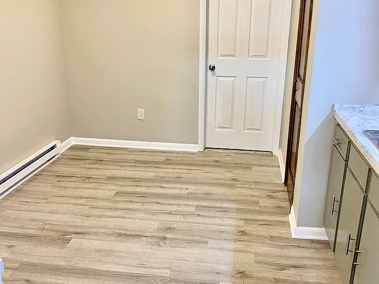 402 Tyson Pl #1 — Photo 5
