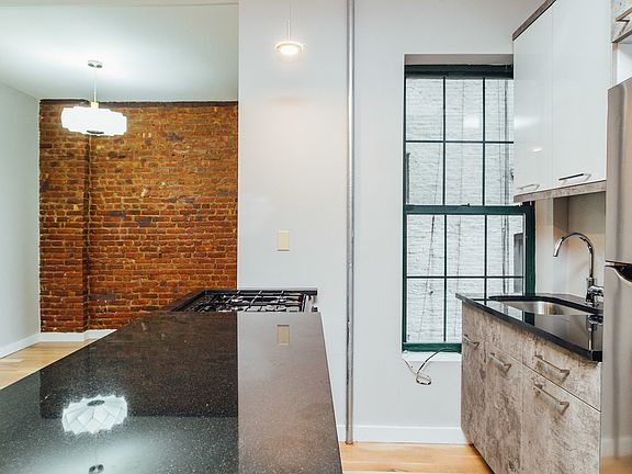5th image of 206 Scholes St #100