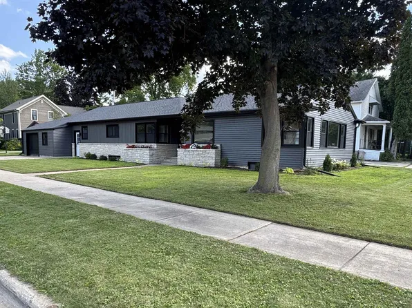 316 W 4th St, Shawano, WI 54166