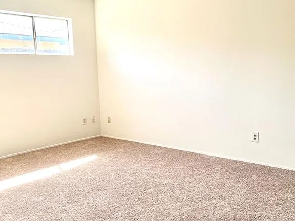 5th image of 2213 Dayton Ave