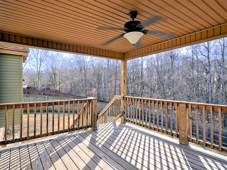 446 Cyprus Ct — Photo 35