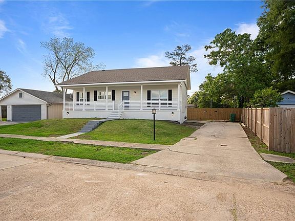 2nd image of 208 Amapola Cir