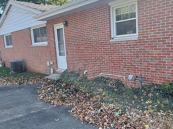 2nd image of 2229 Fairway Dr