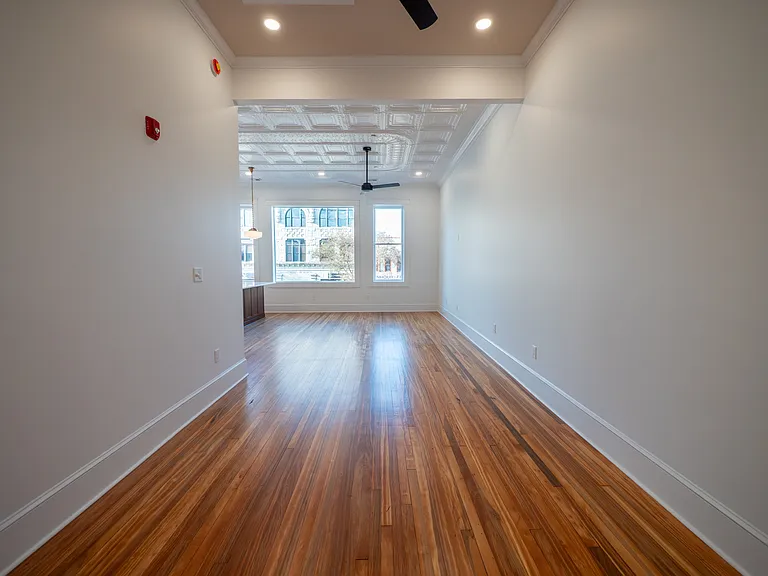 Bedroom into Living Room without Screen