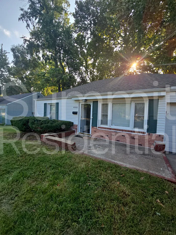 2 bed, 1.0 bath, 780 sqft, $1,725 — Photo 2
