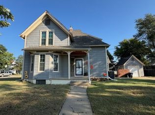 116 W 4th St, Minneapolis, KS 67467
