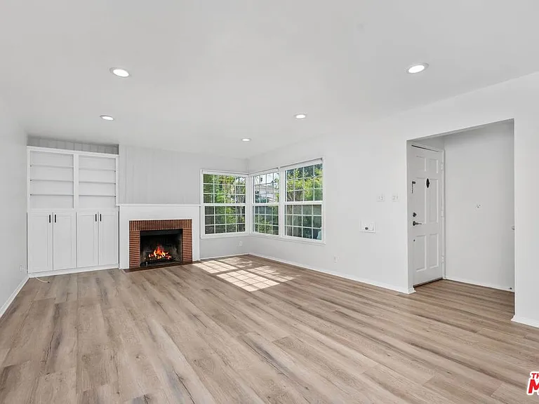 1019 Amherst Ave — Photo 8