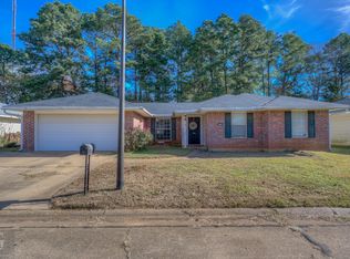 7504 Oaktree Ln, Haughton, LA 71037