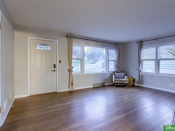 5th image of 5818 Manderson St