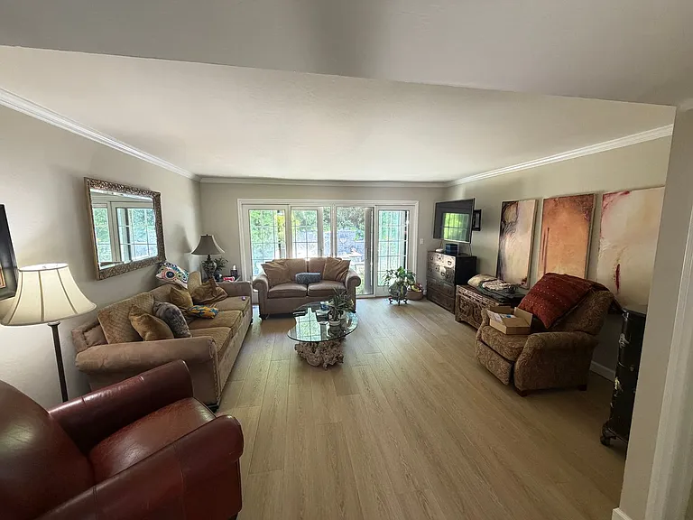 2516 Dapplegray Ln — Photo 3
