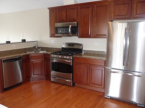 4th image of 9409 W 141st St