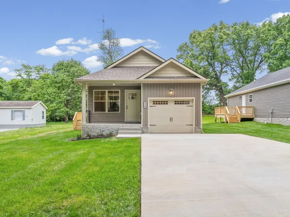 135 Illinois Ave, Oak Grove, KY 42262