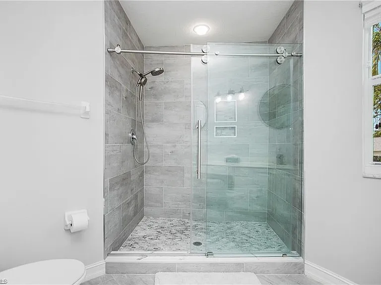 700 Diamond Cir #706 — Photo 25