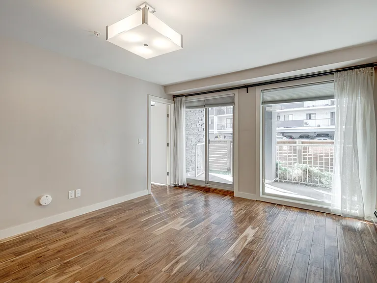 1029 15th Ave SW #102 — Photo 10