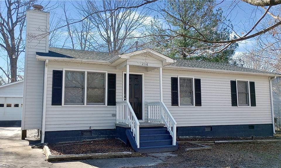1st image of 2118 Redwood Dr