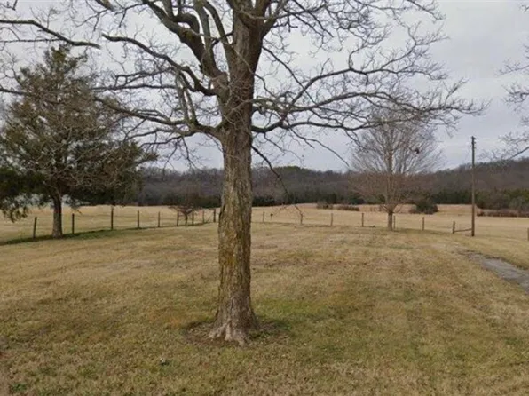 17231 Louisville Rd, Smiths Grove, KY 42171