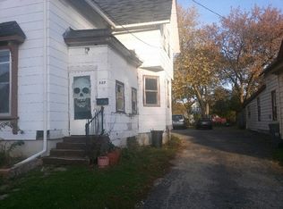 537 Raymond St, Elgin, IL 60120