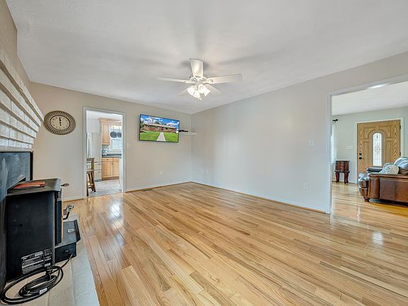 3rd image of 4906 Warrior Dr