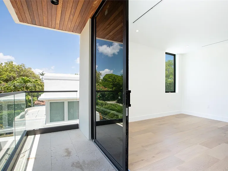 345 W 46th St — Photo 39