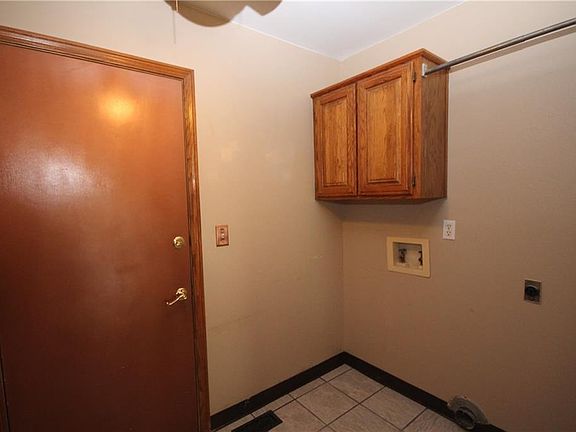 5th image of 7 Condry Ln