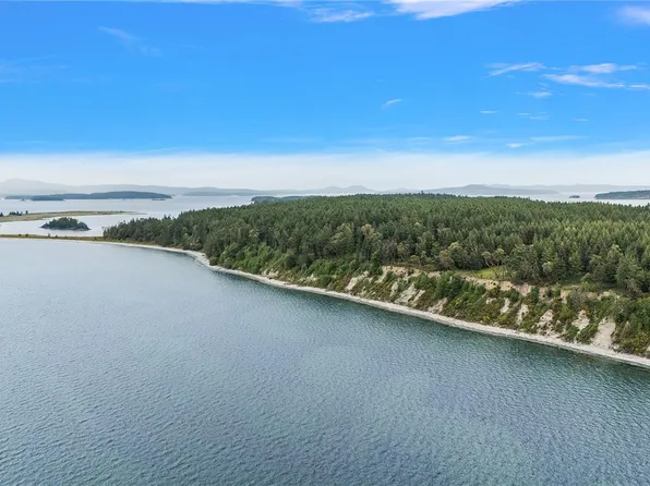345 Evergreen Ln, Sidney Island, BC V0N 2G0