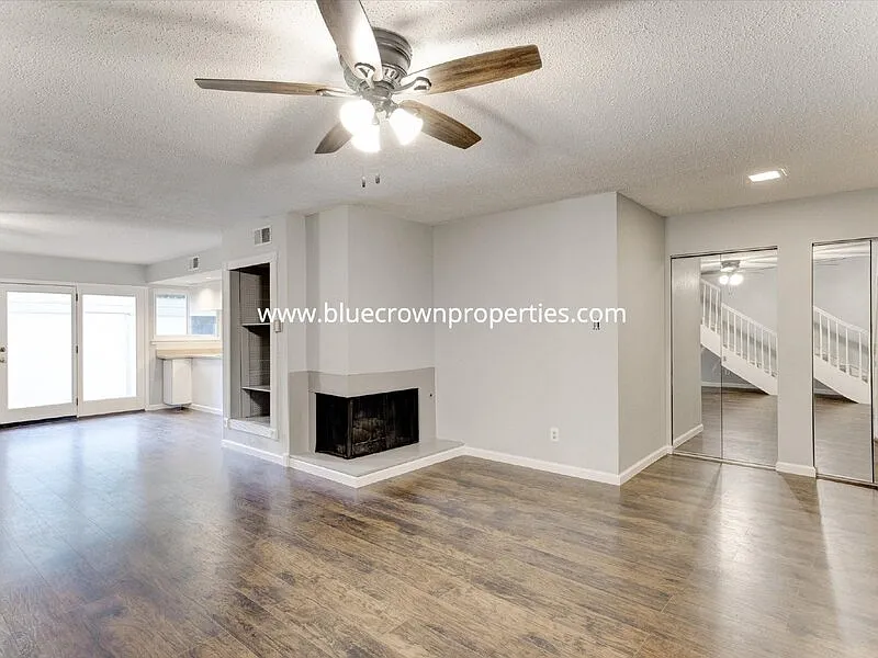 3 bed, 2.5 bath, 1728 sqft, $2,050 — Photo 4