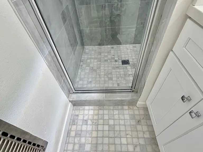 1595 E. Chevy Chase Drive — Photo 19