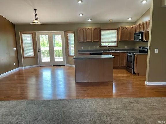 4th image of 103 Robin Hood Dr