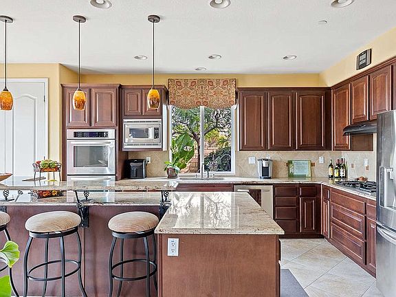 4th image of 435 Sunridge Dr