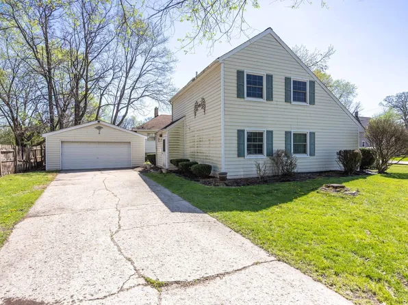301 Oscar Ave, Joliet, IL 60433