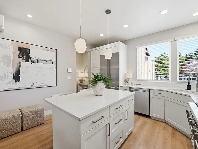 330 NE Quimby Ave #2 — Photo 13