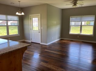 2054 Lakeview St #2052, Carthage, MO 64836