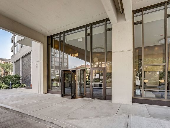 5th image of 3930 N Pine Grove Ave APT 2708