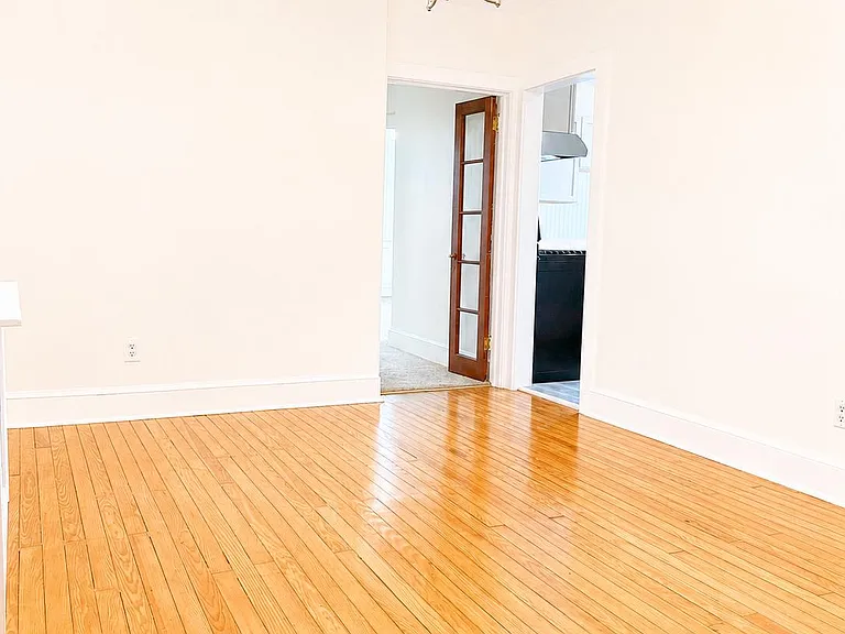 522 E Main St #B — Photo 12