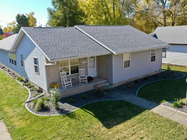 409 E Maple St, Fairbury, IL 61739