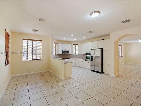 2nd image of 2812 Kinsington Cir