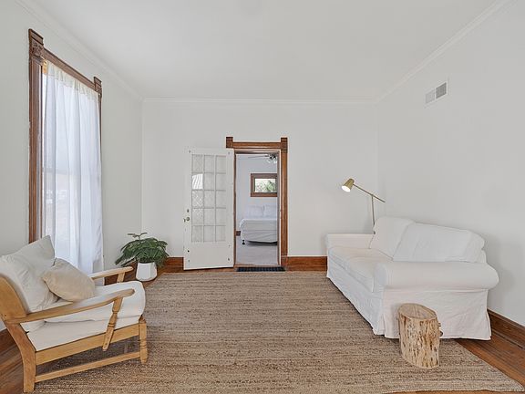 5th image of 454 N 14th St