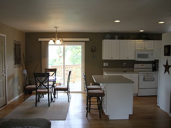 Dining/Kitchen