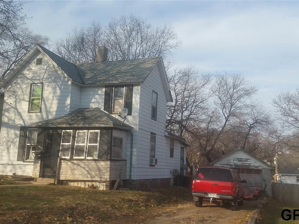 1st image of 4142 Erskine St