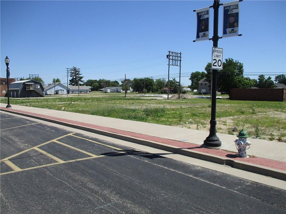 1st image of 317 S Main St