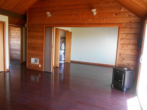 3rd image of 1063 Ocean Shores Blvd SW APT C