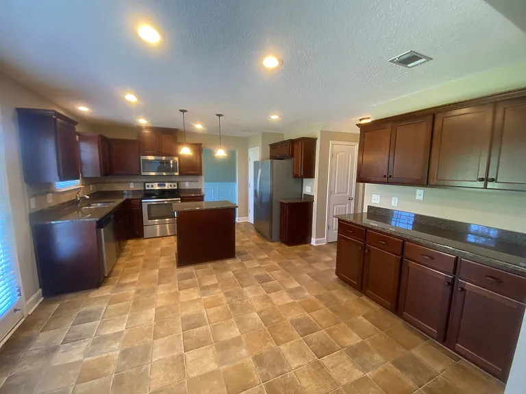 107 Powers Dr — Photo 12