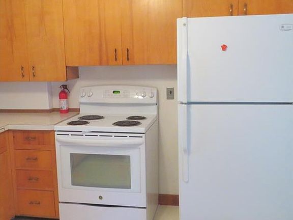 4th image of 821 National Ave