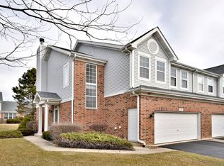 129 Chestnut Hills Cir #129, Burr Ridge, IL 60527