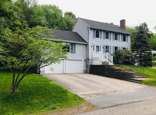 9 Sleepy Hollow Rd, Atkinson, NH 03811