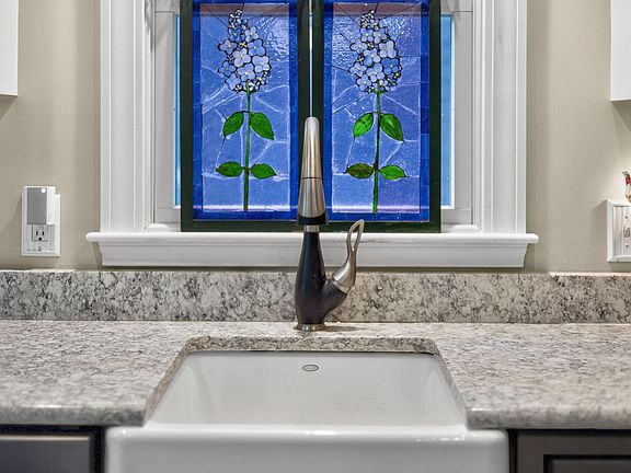 5th image of 73 Pimlico Pond Road
